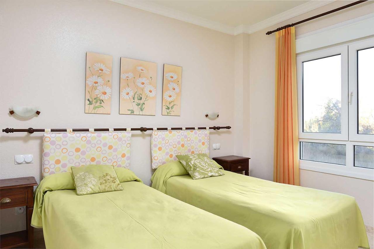 Apartamentos Y Villas Oliva Nova Golf Resort Bagian luar foto